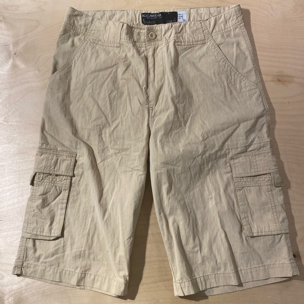 Rocawear Light Tan Cargo Shorts 34 (OK)